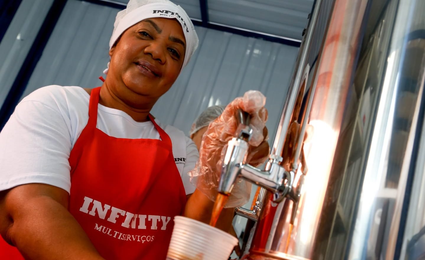 Governo do Estado entrega café do trabalhador em Duque de Caxias