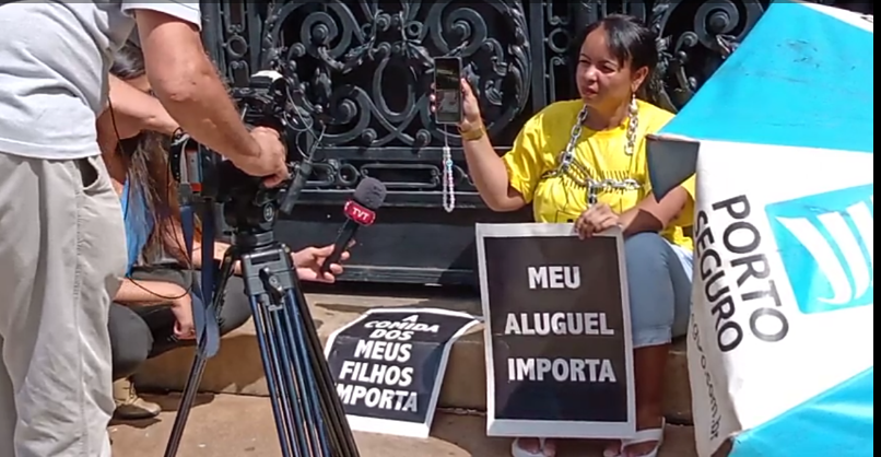 Ambulantes fazem protesto em frente à Câmara de Vereadores do Rio, segundo eles, contra abusos cometidos pelos fiscais da Prefeitura