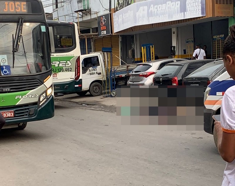 Idosa morre atropelada por ônibus em Belford Roxo