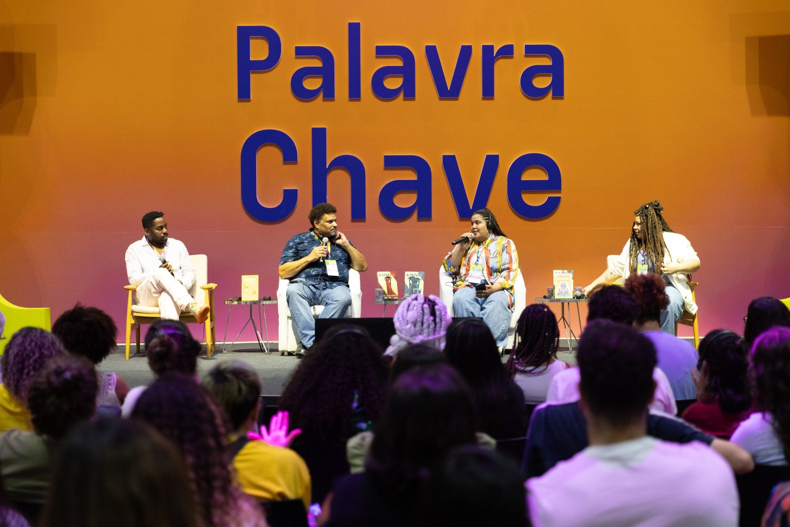 Em edição que celebra  os 40 anos da Bienal do Livro no Rio, evento reúne grandes nomes da cena literária, com público record