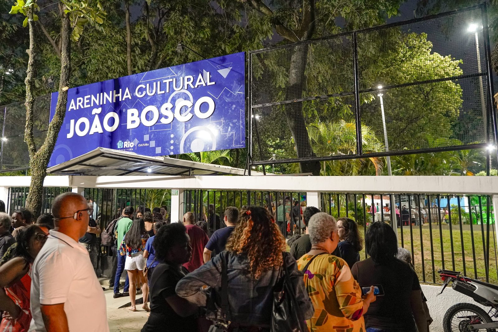 João Bosco inaugura na zona oeste do Rio, o Areninha Carioca, antiga lona cultural que leva o seu nome