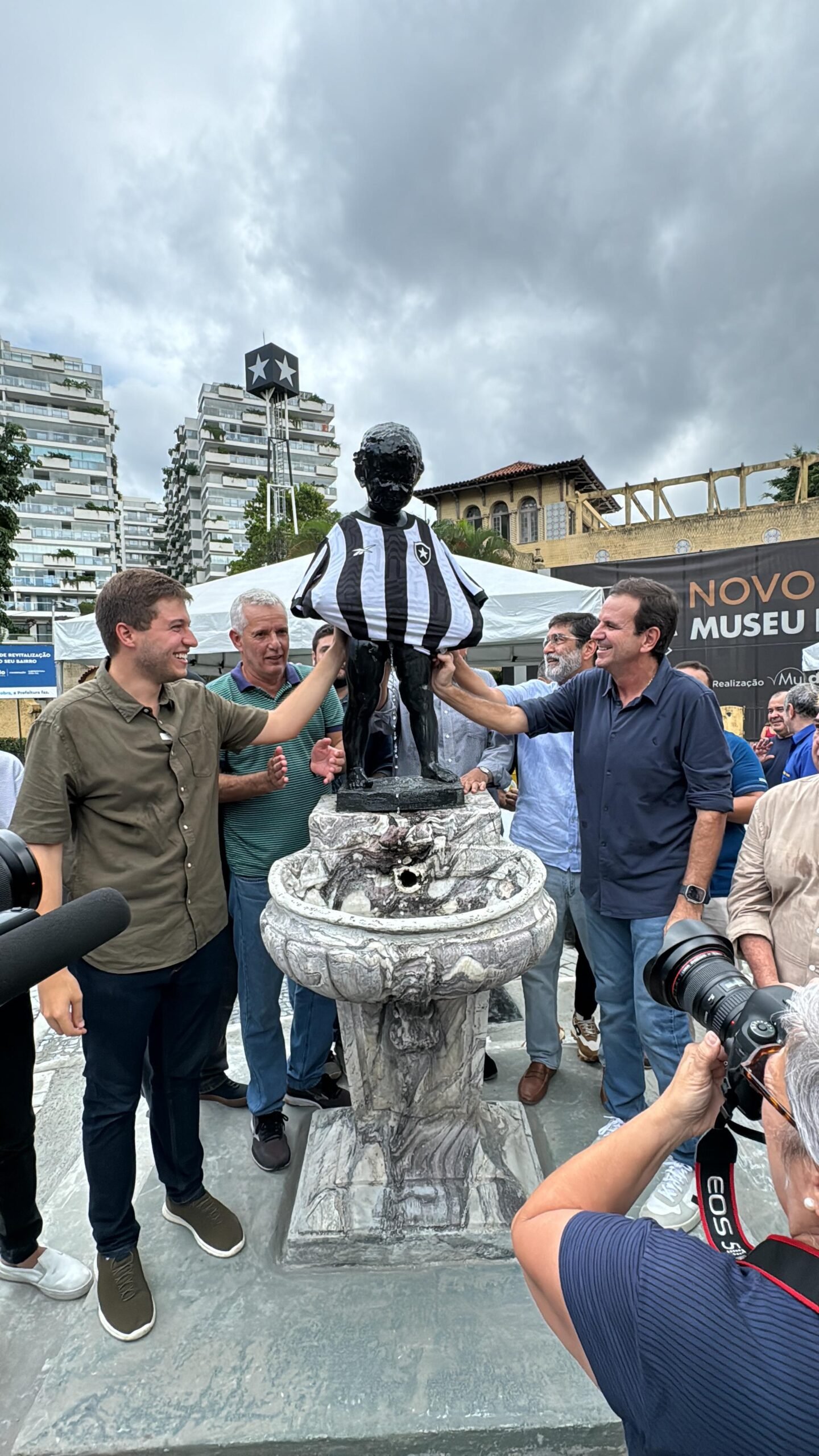 Prefeitura do Rio entrega a reurbanização do Largo Beth Carvalho, em Botafogo